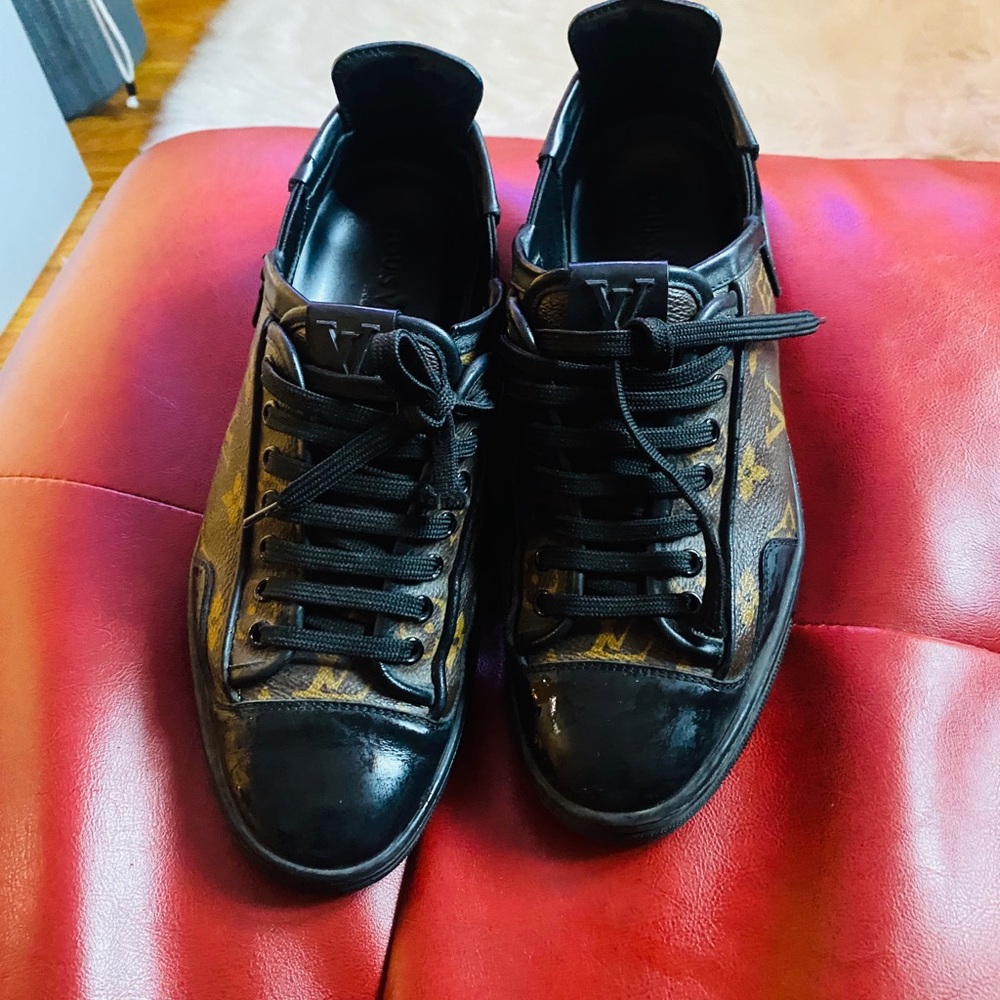 Louis Vuitton sneaker size 7 men’s